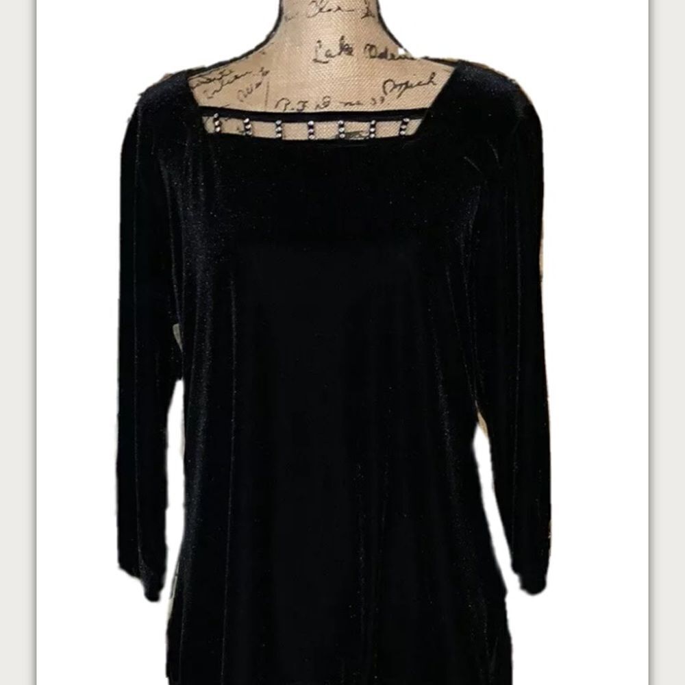 Quacker Factory elocution rhinestone top size m